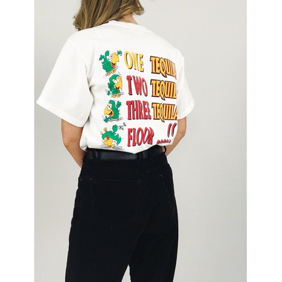 Vintage Tops - Vintage Tequila Graphic Souvenir Tee | Size L